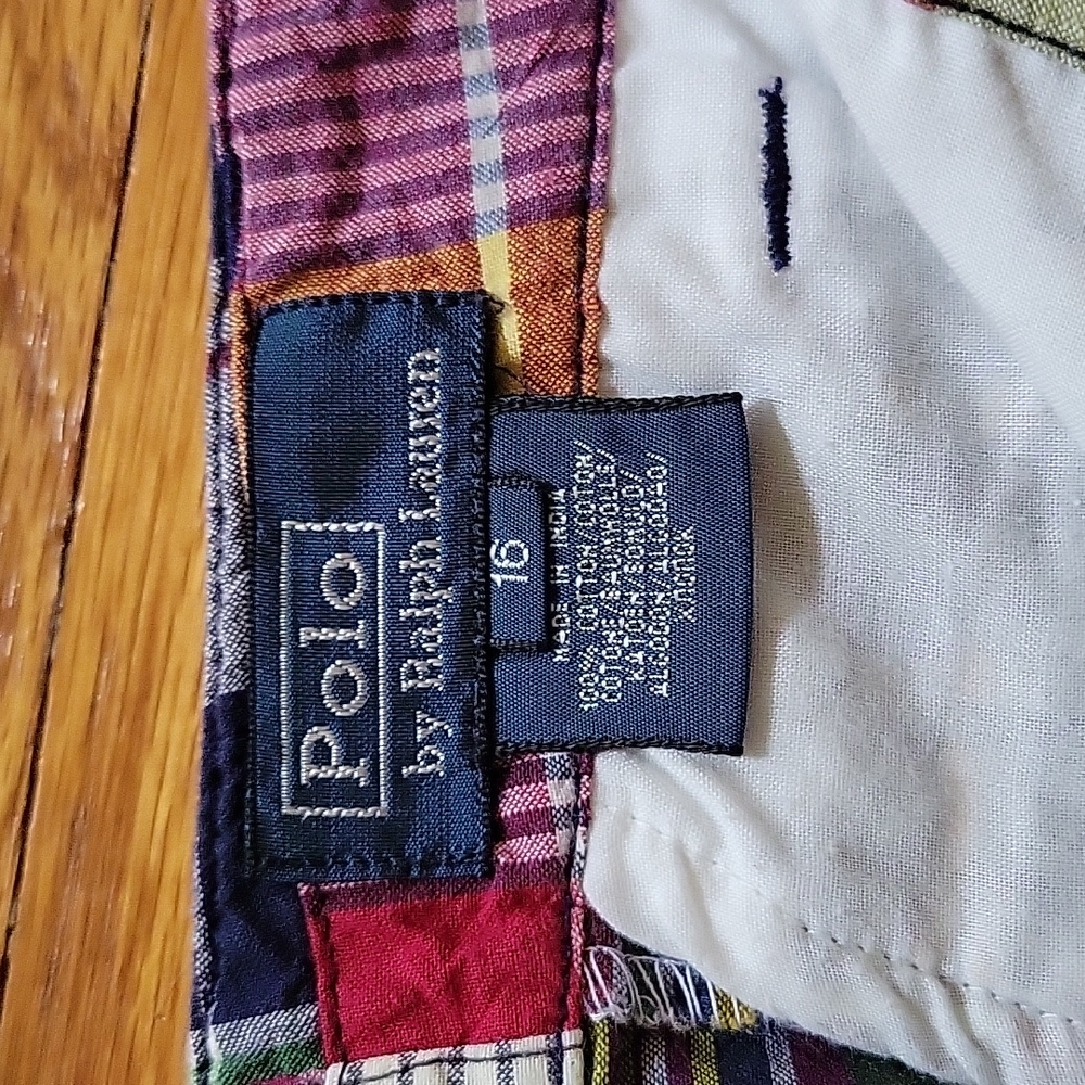 Shorts - Picture 3 of 4